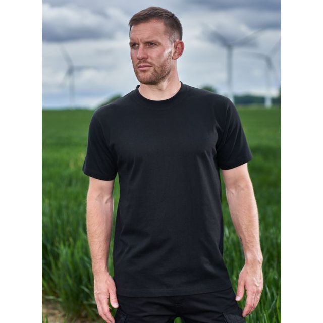Model wearing ORN Waxbill Earthpro T Shirt