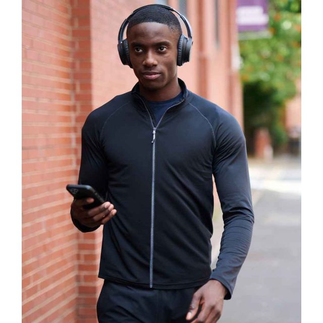 Model wearing Regatta Professional Core Stretch FZ Midlayer