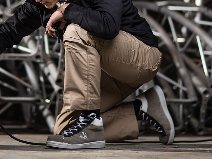 Model wearing Portwest KX3 trousers