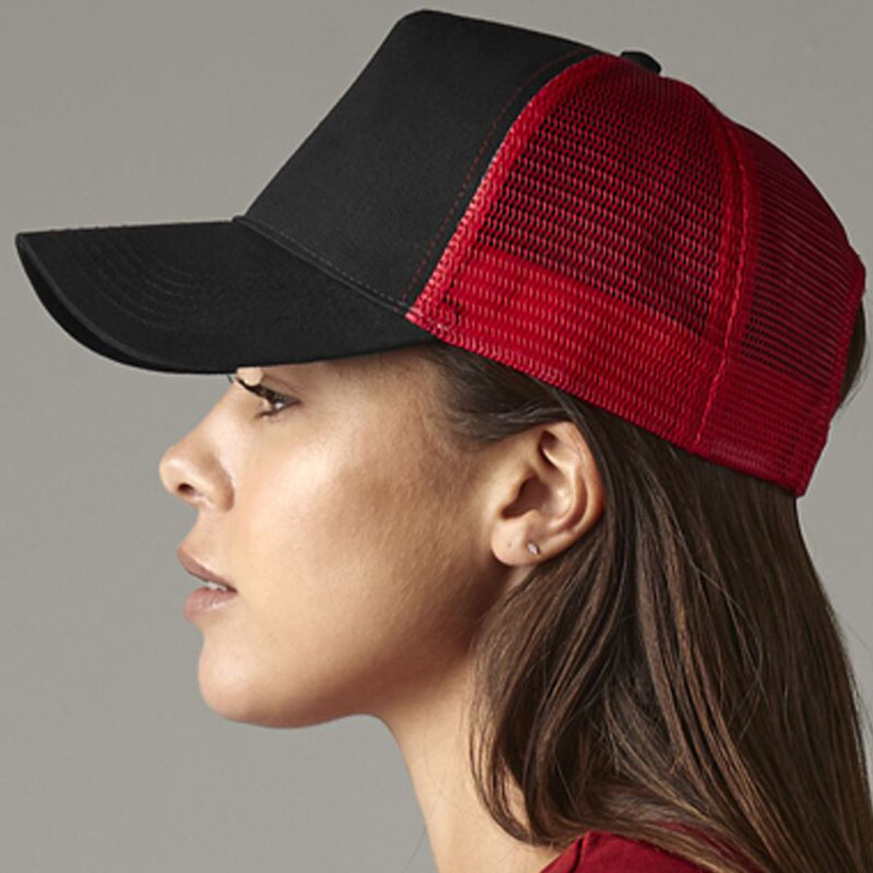 Baseball caps and trucker caps for printed logo campaigns, promotional clothing, resale, giveaways, events and staff kit