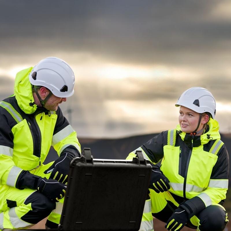 Hard hats, safety helmets, bump caps, combination helmets and helmet accessories for workplace head protection