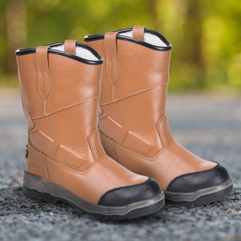 Rigger boots for outdoor work, yards, utilities, groundworks, agriculture, maintenance and site roles