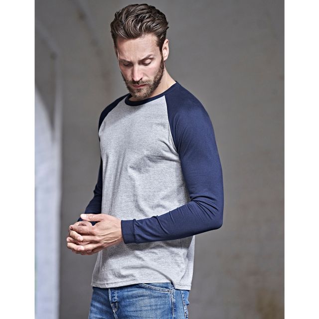 Raglan Sleeve or Set-In Sleeve? Which is best for you?